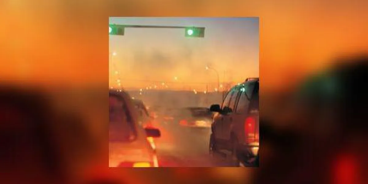 embouteillage en début de soirée avec échappement embouteillage en début de soirée avec échappement