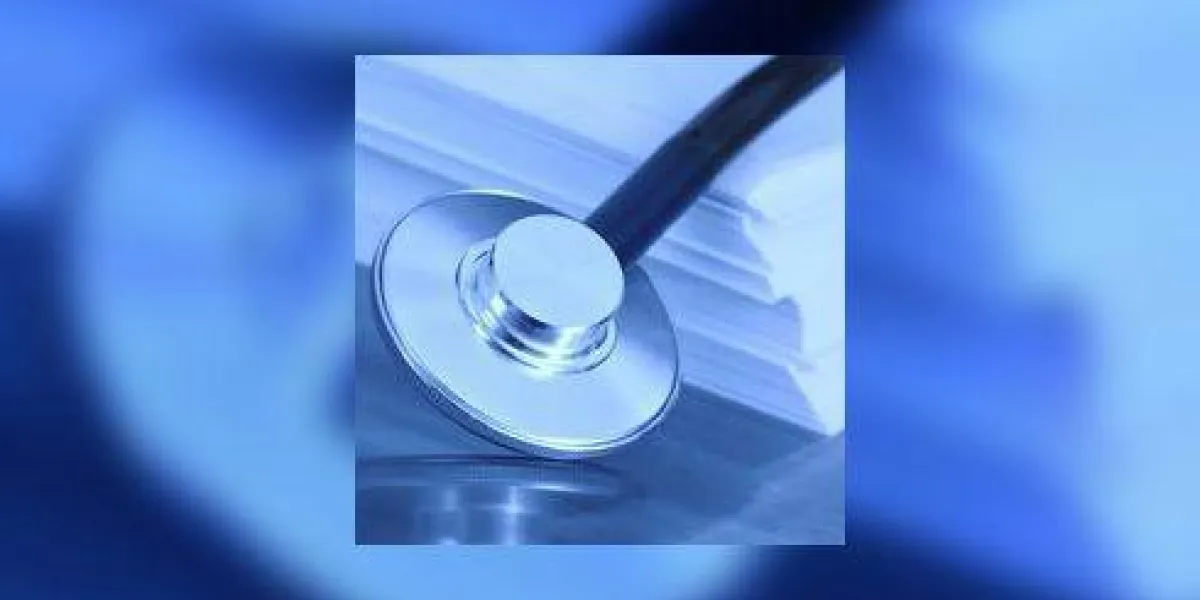 stéthoscope et une pile de papier le concept de la législation médicale