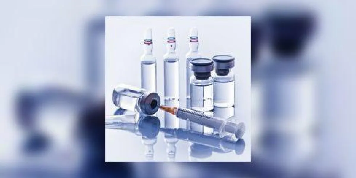 flacons de médicament et seringue flacons de médicament et seringue