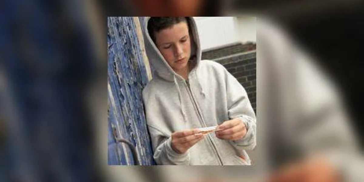 adolescent avec des médicaments