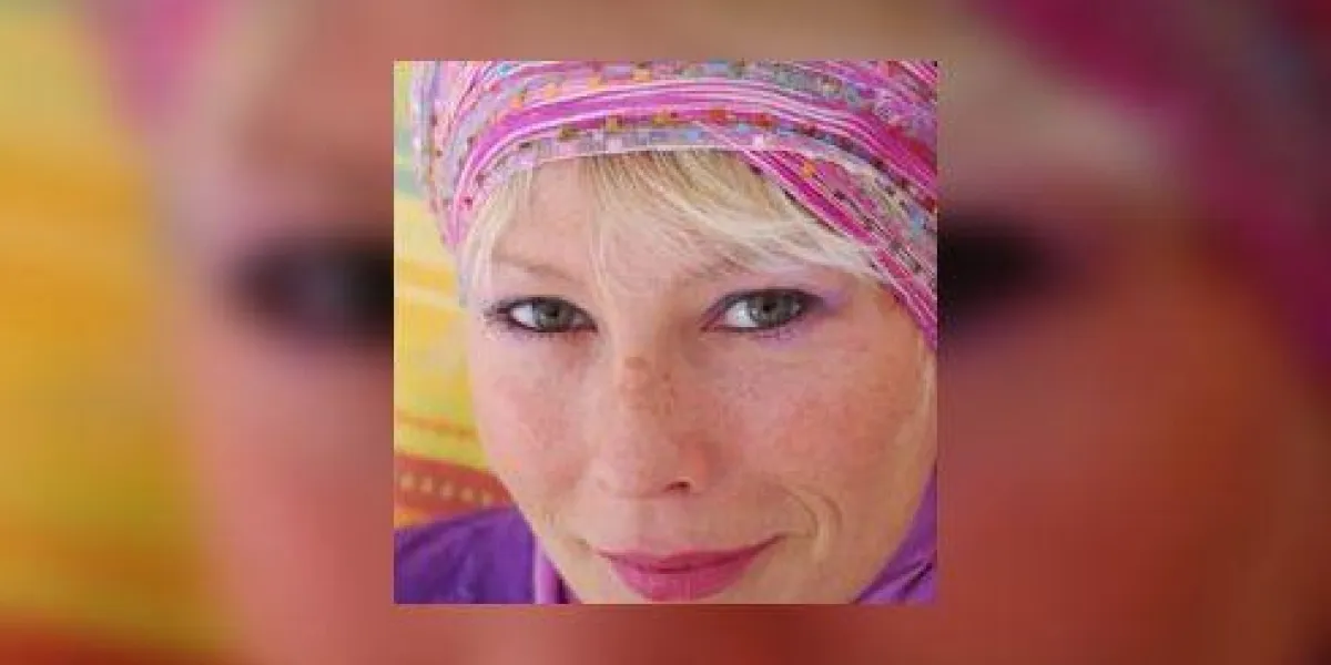 femme gitane blonde