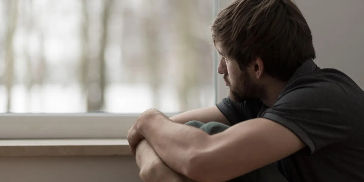 portrait d'un jeune homme souffrant de dépression