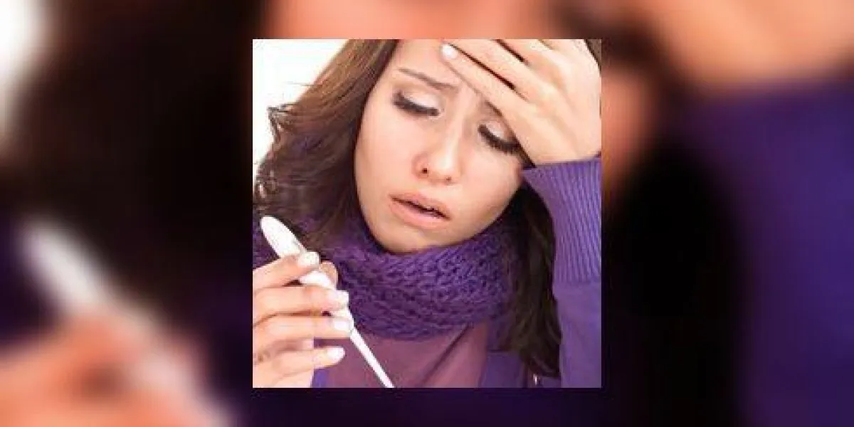 jeune femme, avoir, grippe, prendre, thermomètre