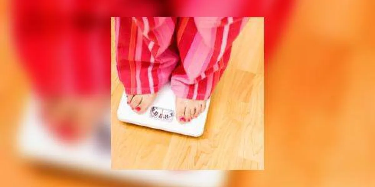 femme debout sur la balance, section basse