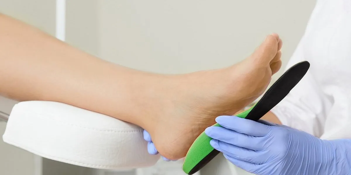 orthopedic insoles fitting orthotic insoles flatfoot treatment podiatry clinic orthopedic insoles fitting orthotic insoles flatfoot treatment podiatry clinic