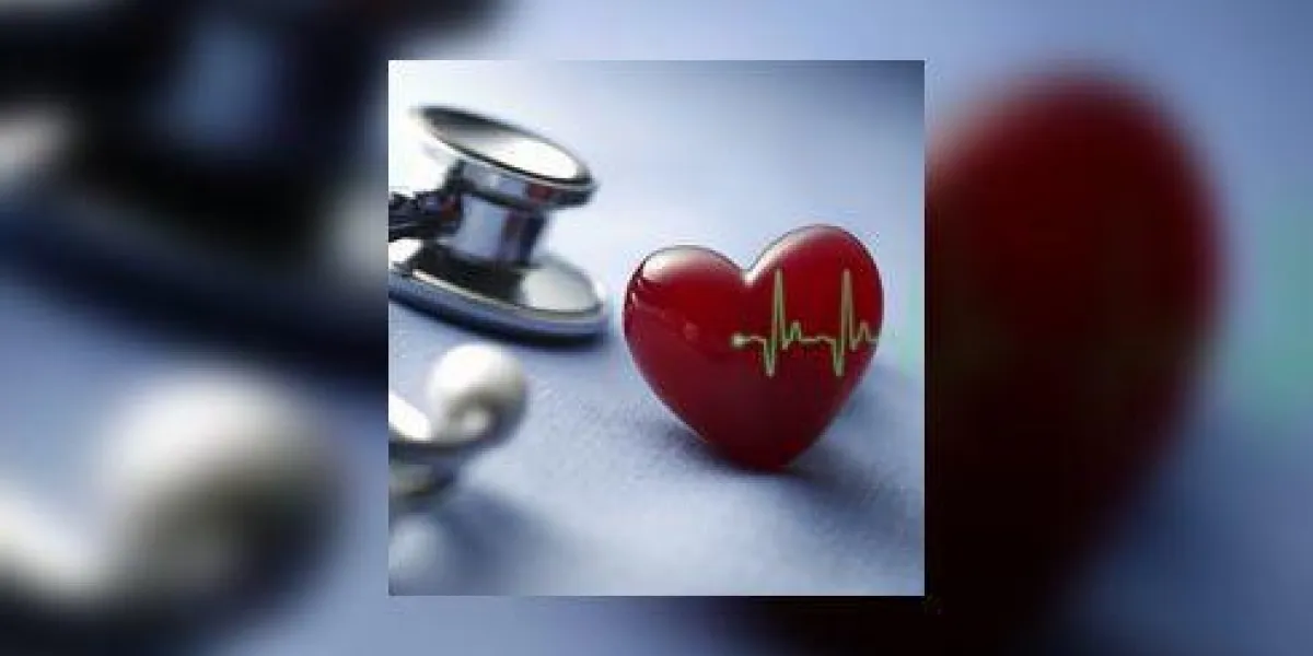 coeur et un stéthoscope avec le symbole du rythme cardiaque (pouls) dans le fond bleu clair