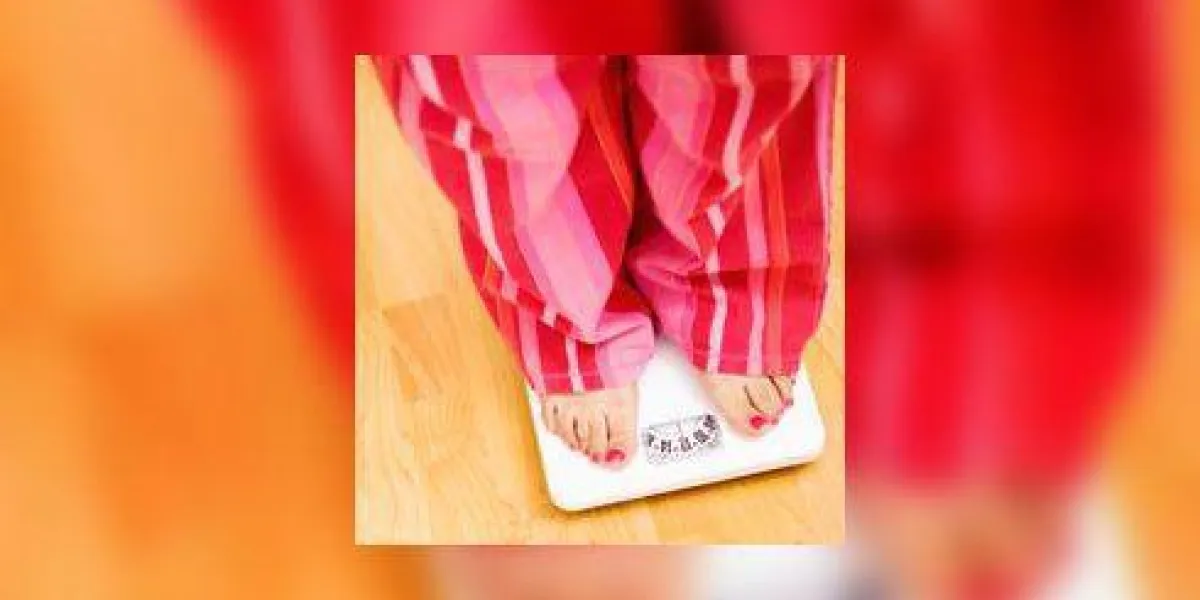 femme debout sur la balance, section basse femme debout sur la balance, section basse