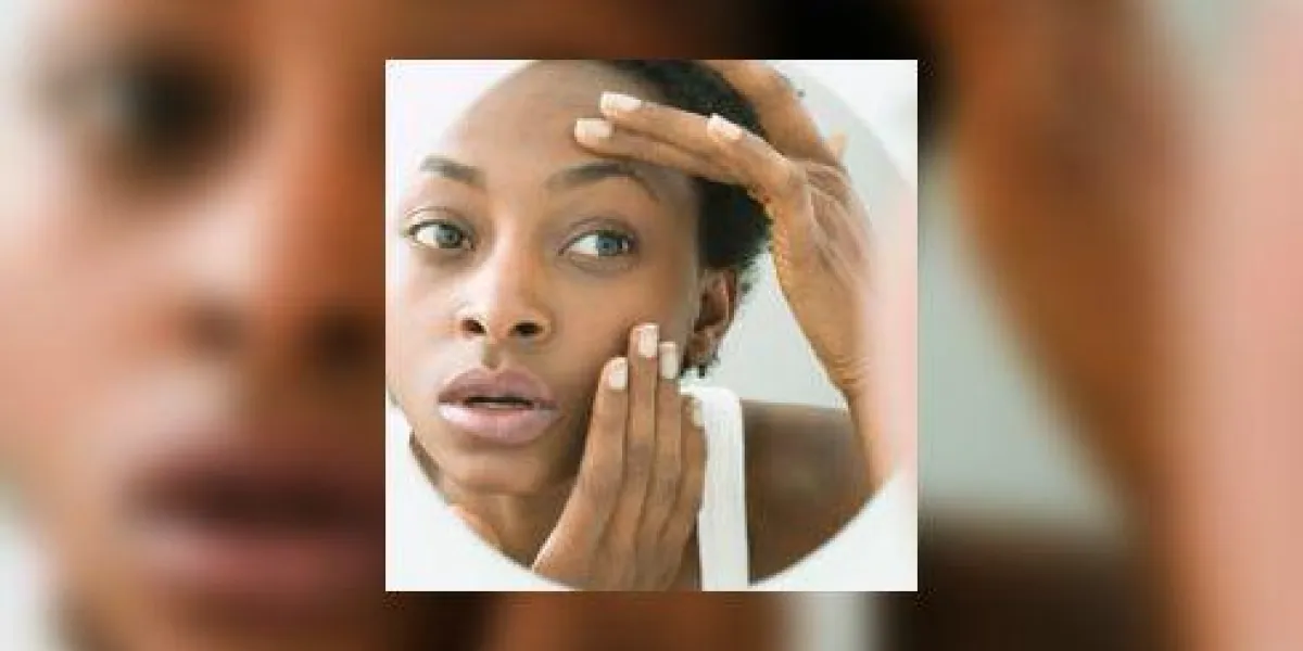 reflet de la femme dans le miroir reflet de la femme dans le miroir