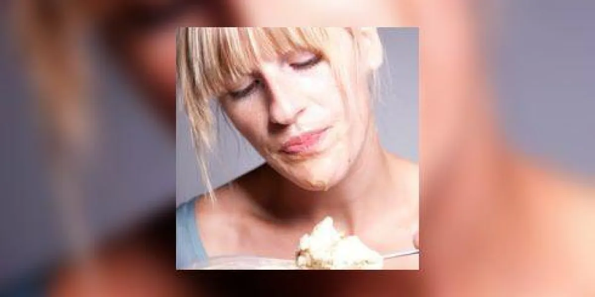 fille et crème glacée