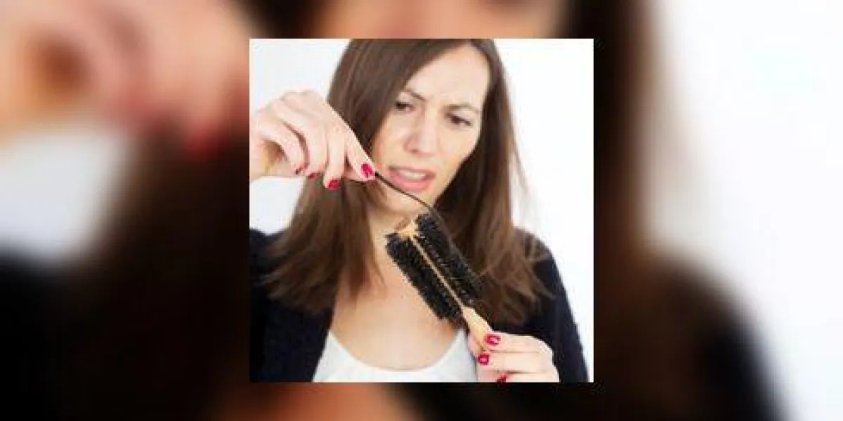 femme perdant les cheveux femme perdant les cheveux