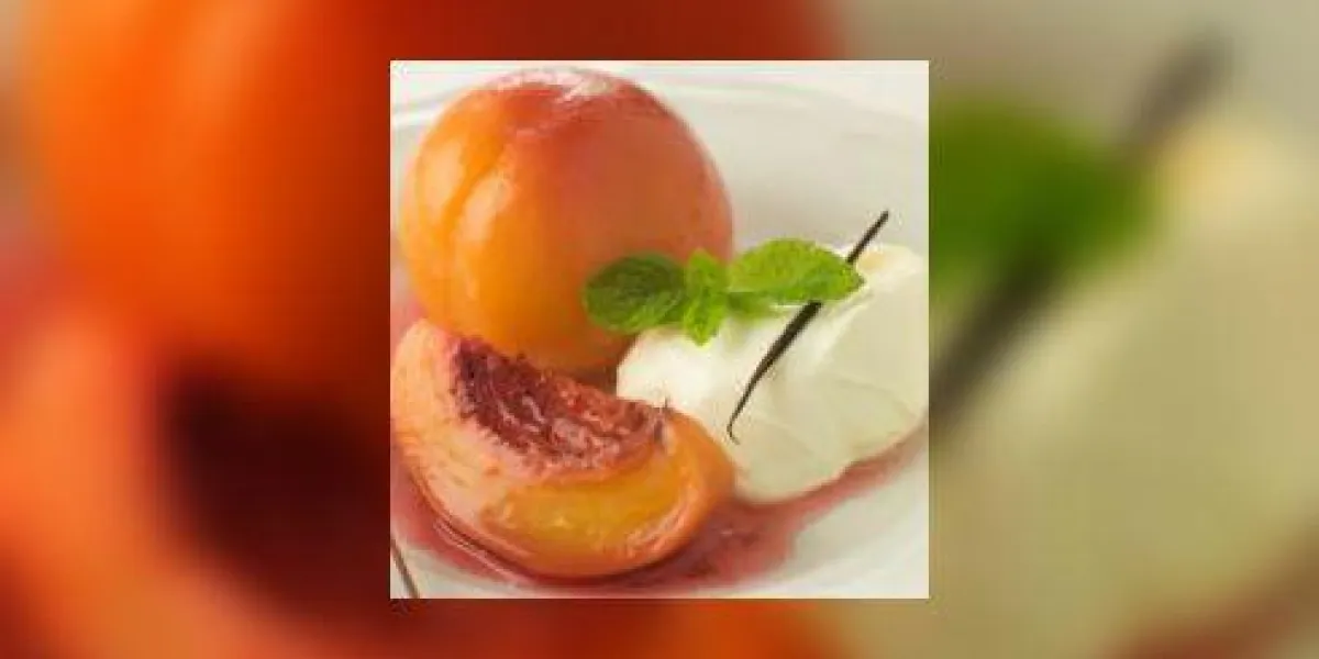 pêches pochées au sauternes avec crème chantilly pêches pochées au sauternes avec crème chantilly