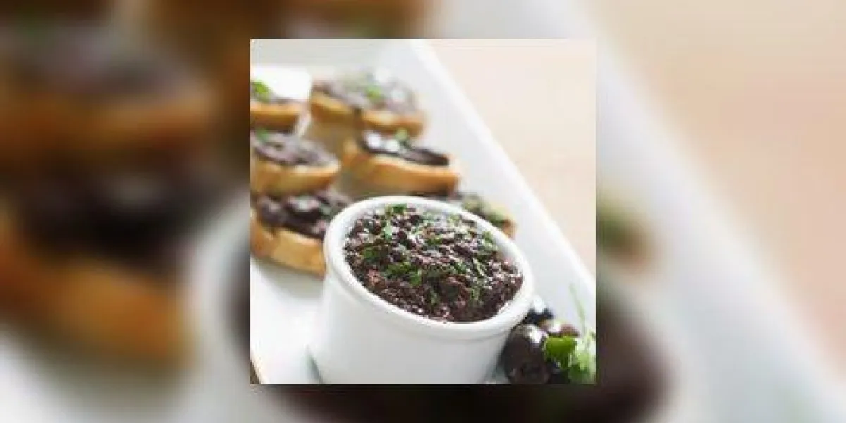 tapenade noire sur toasts