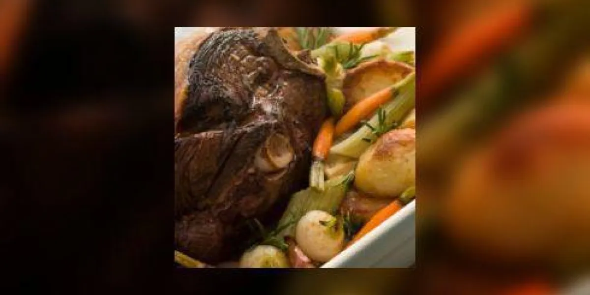 rôti de gigot d'agneau printanier aux pommes de terre rôties et v rôti de gigot d'agneau printanier aux pommes de terre rôties et v