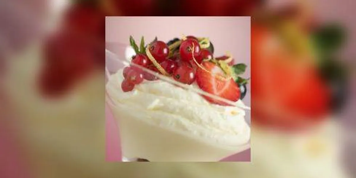 syllabub de citron et de baies