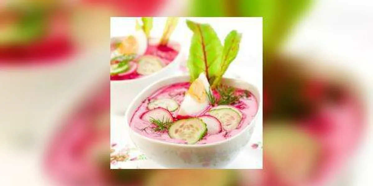 soupe froide d'été avec betterave, concombre, radis, kéfir et oeuf
