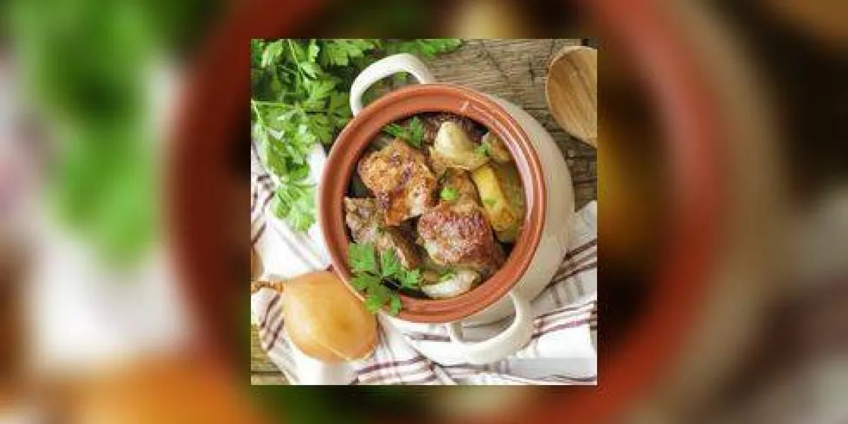 viande cuite avec la pomme de terre