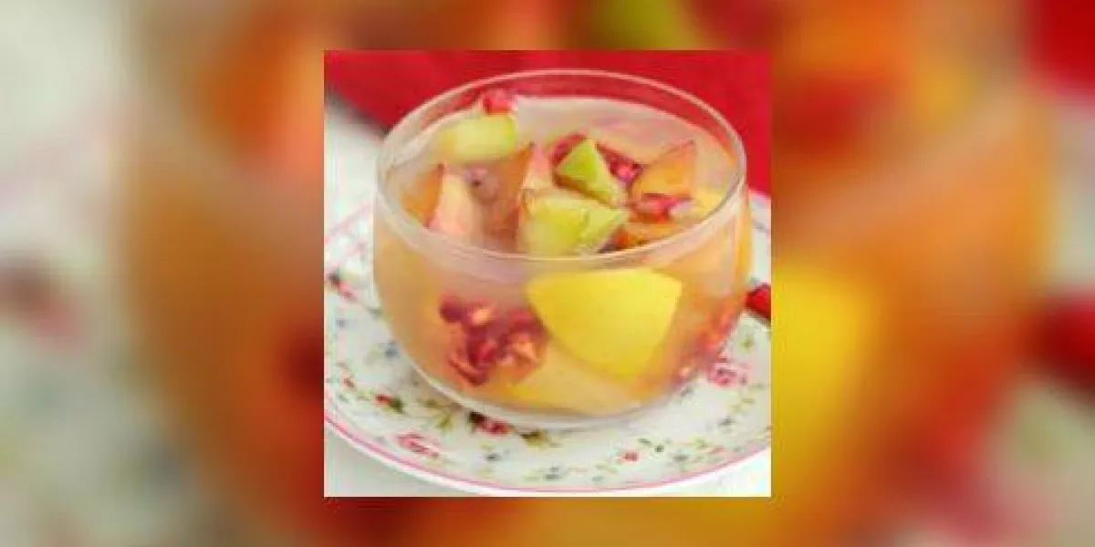 nectarine et grenade dans la gelée de thé blanc nectarine et grenade dans la gelée de thé blanc