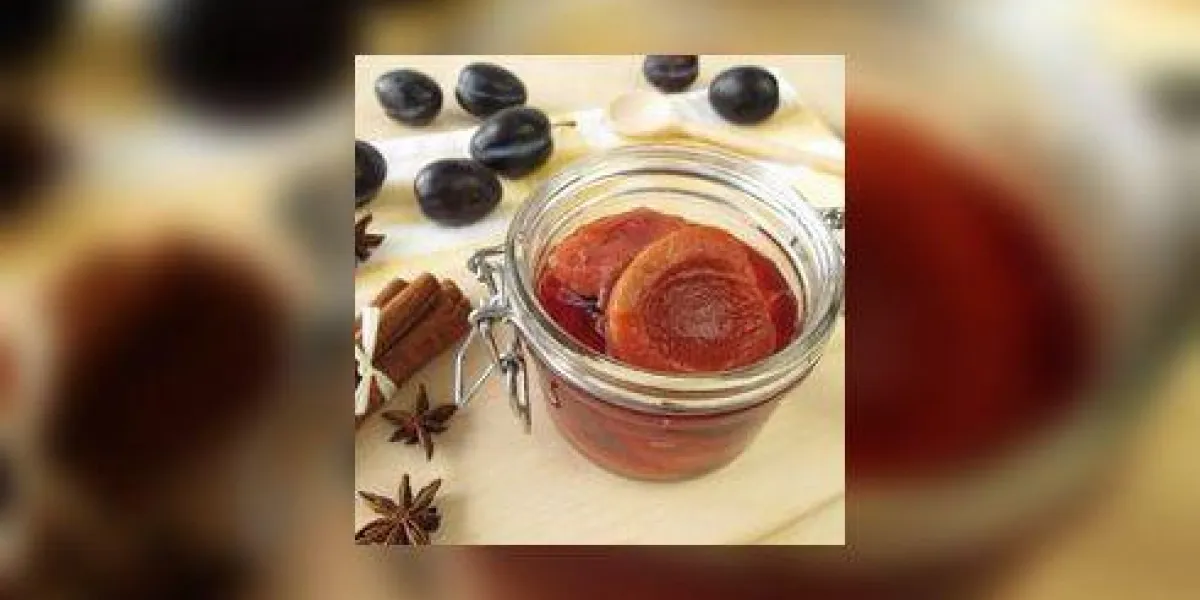 compote de prunes en pot - compote de prunes en pot