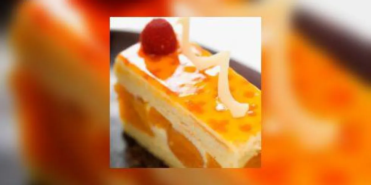pâtisserie à la crème fouettée et aux fruits, gros plan