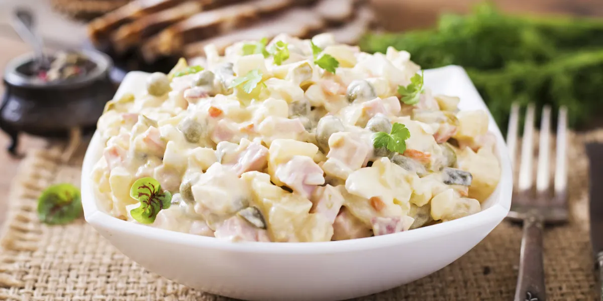 salade russe traditionnelle olivier salade russe traditionnelle olivier vue de dessus