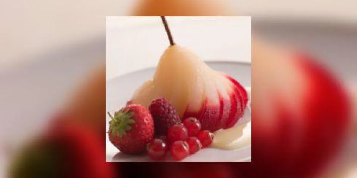 poire pochée marinée à la grenadine