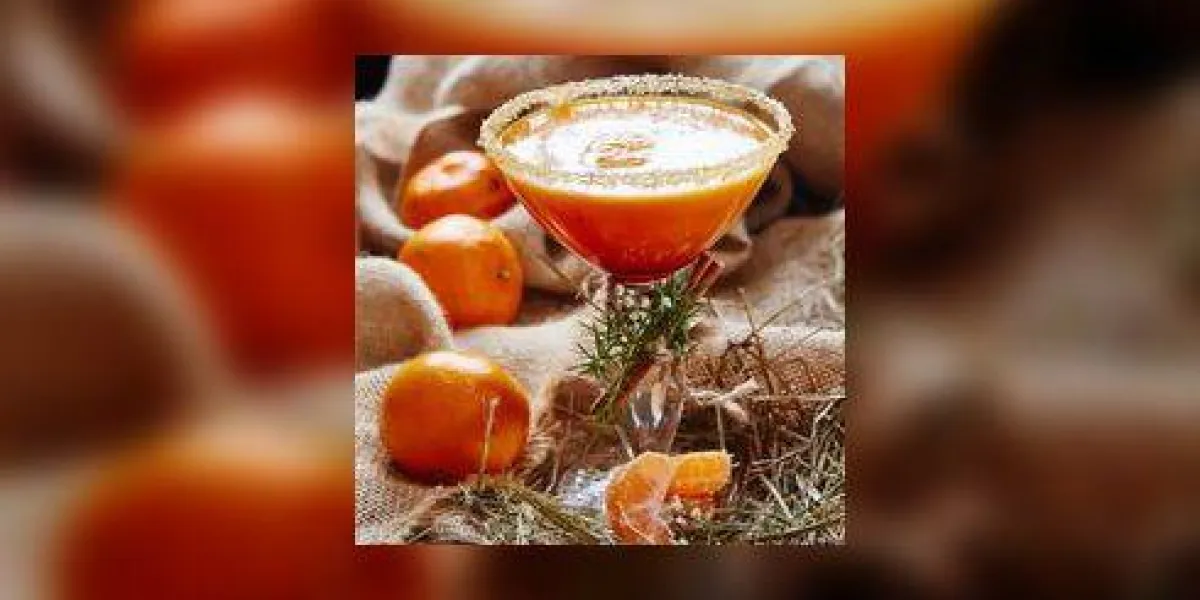 jus frais de mandarines mûres en verre sélectif jus frais de mandarines mûres en verre sélectif