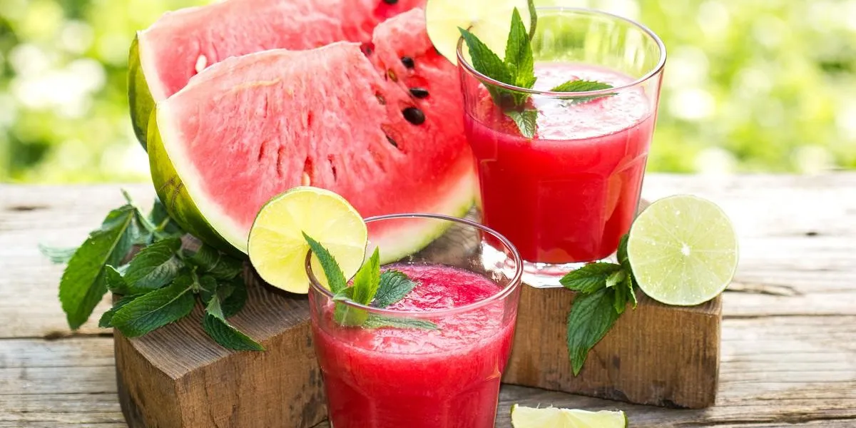 watermelon smoothie with lime and mint