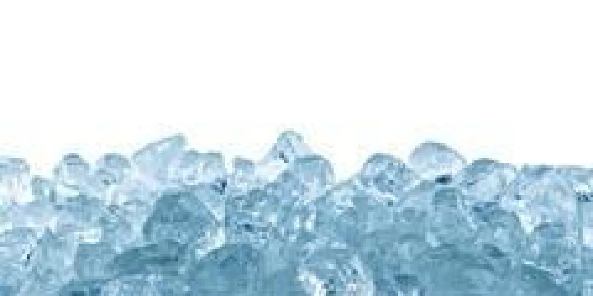 glace pilée sur fond blanc glace pilée sur fond blanc